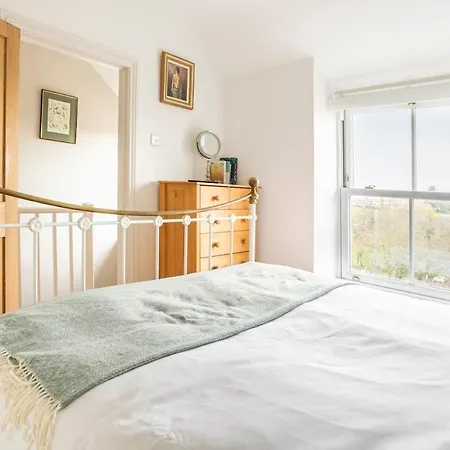 Country With Steam Railway Views Holiday home *